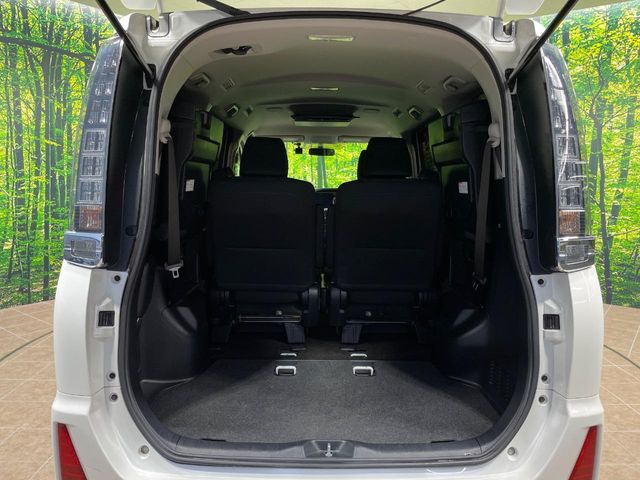 トヨタ ヴォクシー