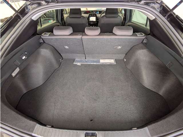 トヨタ プリウス