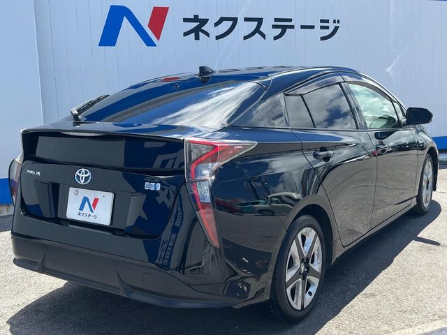 トヨタ プリウス