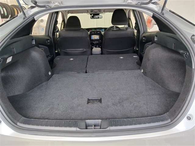 トヨタ プリウス