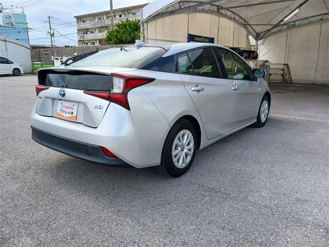 トヨタ プリウス