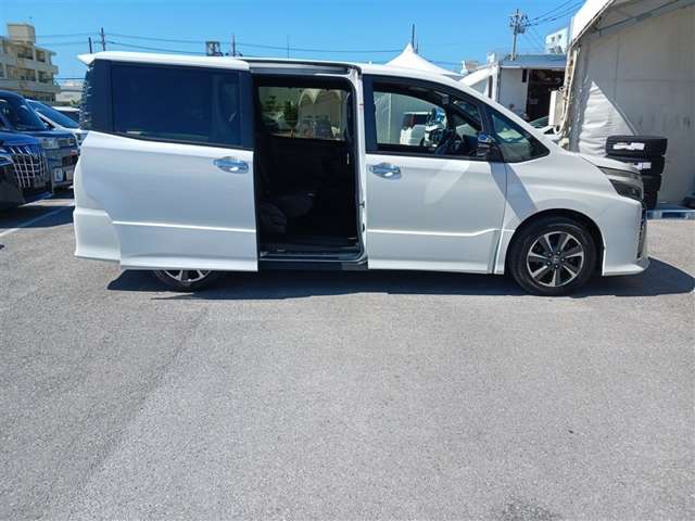 トヨタ ヴォクシー