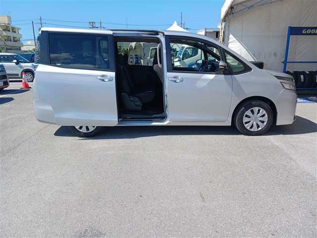 トヨタ ヴォクシー