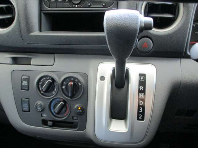 日産 NV350キャラバン