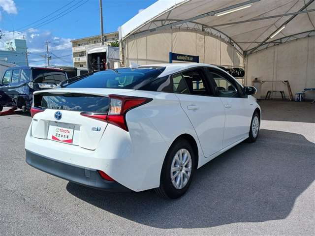 トヨタ プリウス