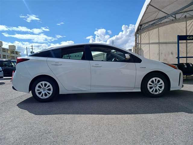 トヨタ プリウス