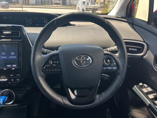 トヨタ プリウスPHV