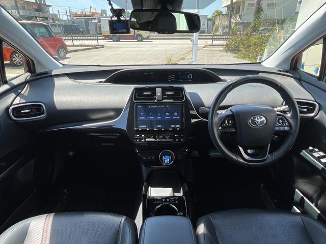 トヨタ プリウスPHV