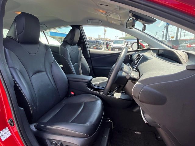 トヨタ プリウスPHV