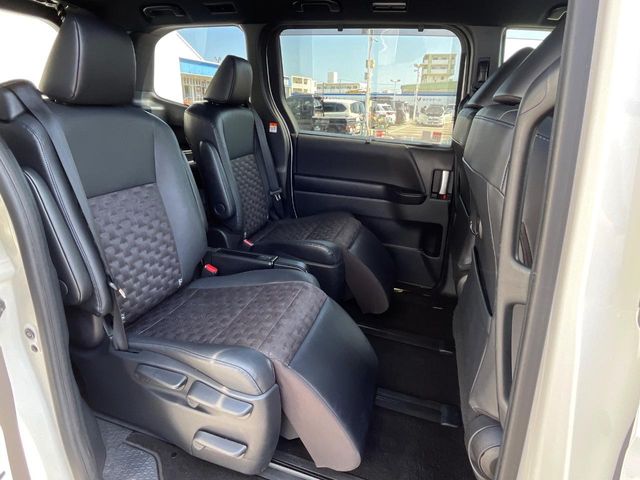 トヨタ ヴォクシー