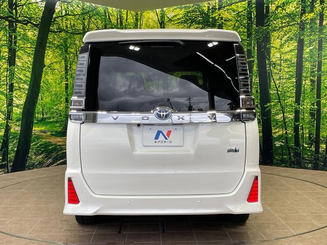 トヨタ ヴォクシー