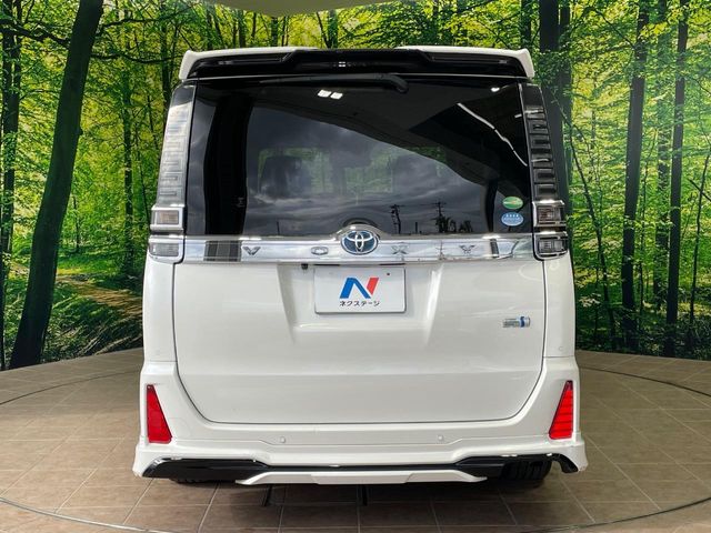 トヨタ ヴォクシー