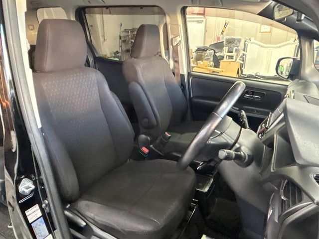 トヨタ ヴォクシー