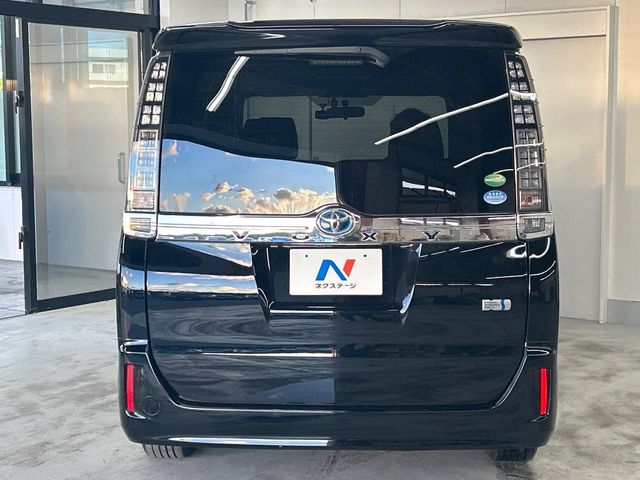 トヨタ ヴォクシー