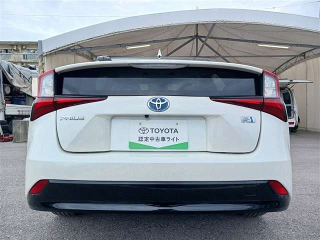 トヨタ プリウス