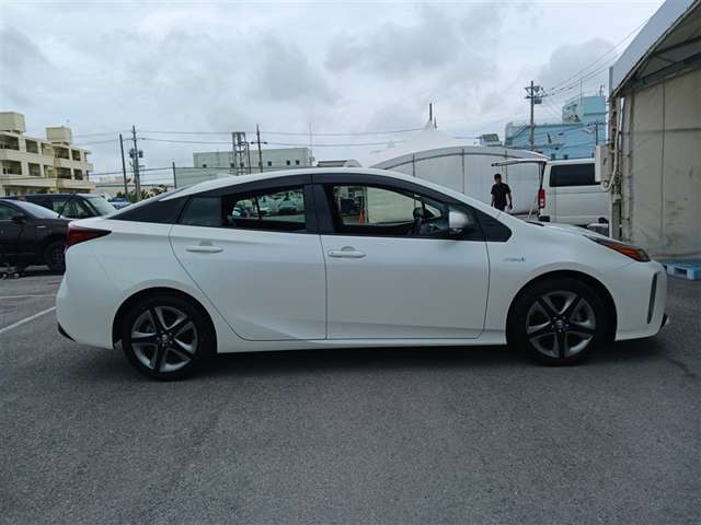 トヨタ プリウス