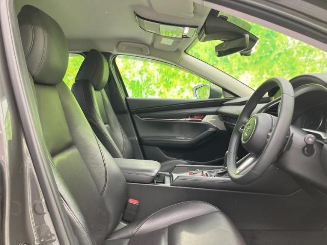 マツダ MAZDA3セダン