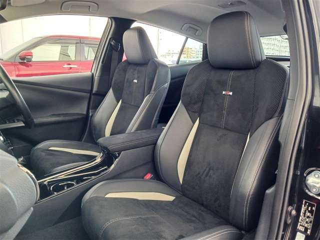 トヨタ プリウスPHV