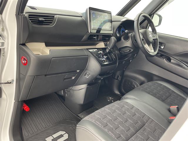 三菱 デリカミニ