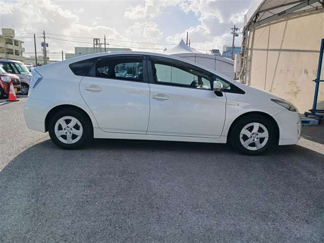 トヨタ プリウス