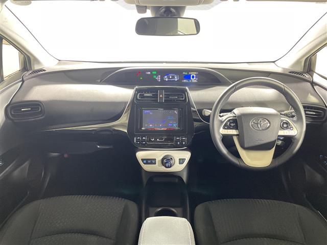 トヨタ プリウス