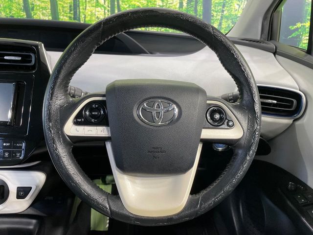 トヨタ プリウス