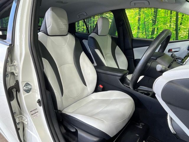 トヨタ プリウス