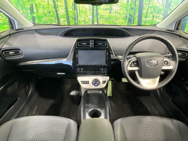 トヨタ プリウス
