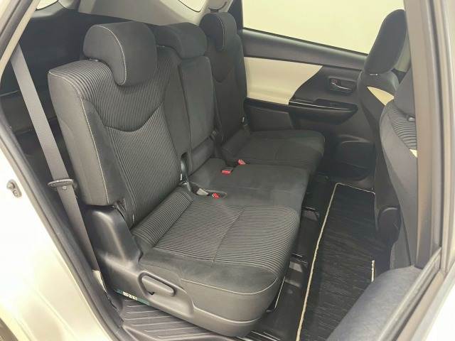 トヨタ プリウスα