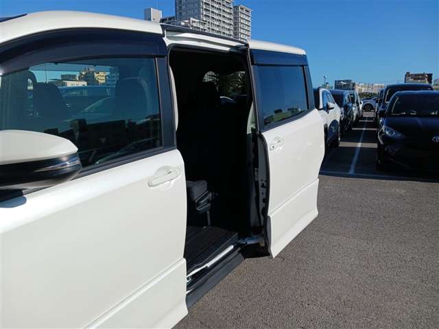 トヨタ ヴォクシー