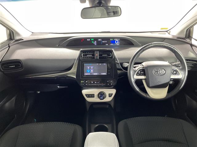 トヨタ プリウス