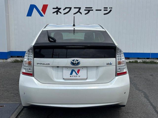 トヨタ プリウス