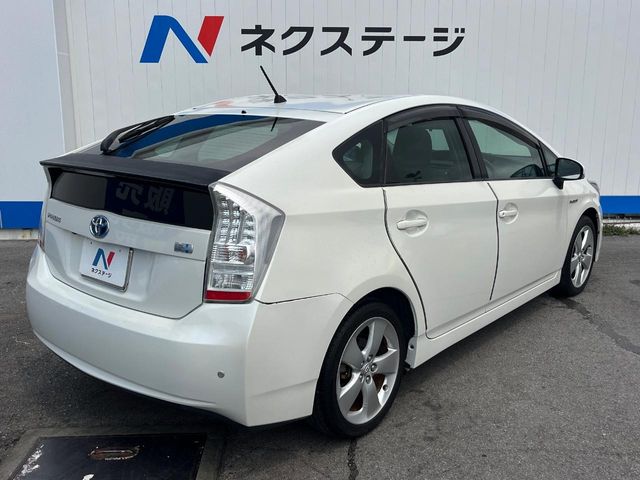 トヨタ プリウス