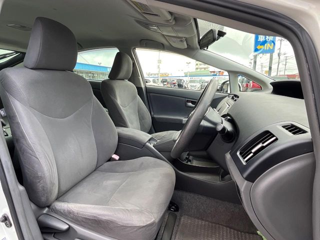 トヨタ プリウス