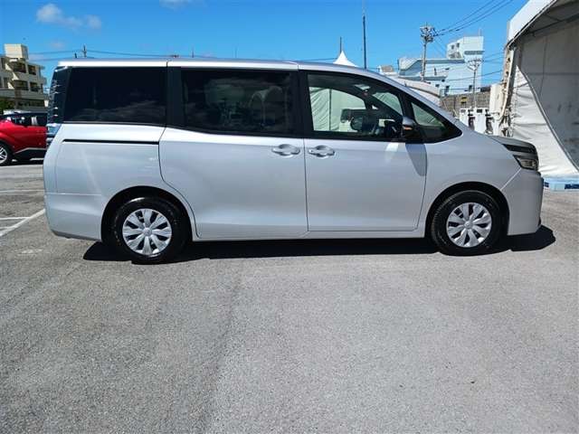 トヨタ ヴォクシー