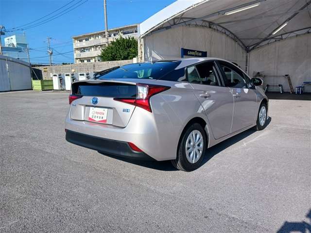 トヨタ プリウス