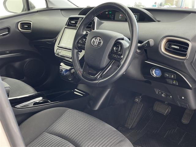 トヨタ プリウス