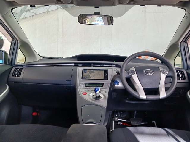 トヨタ プリウス