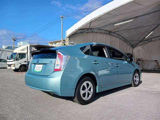 トヨタ プリウス