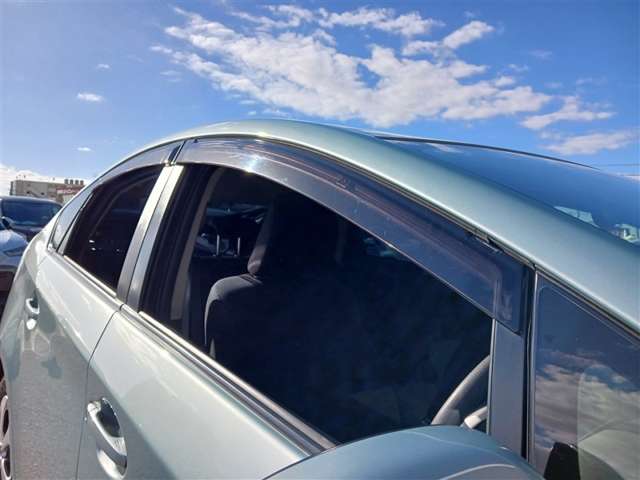 トヨタ プリウス