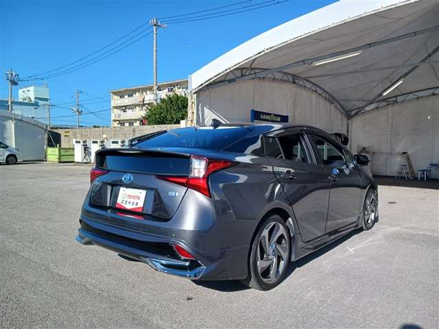 トヨタ プリウス