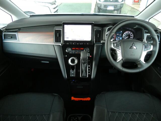 三菱 デリカD：5