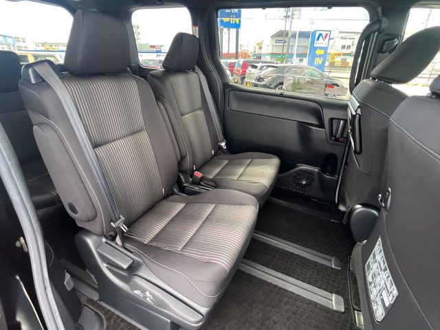 トヨタ ヴォクシー