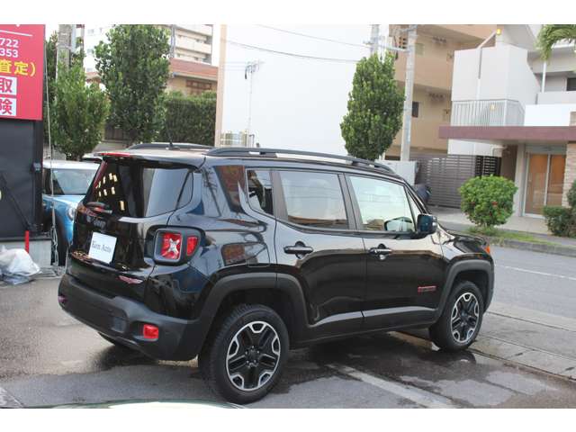 ジープ レネゲード