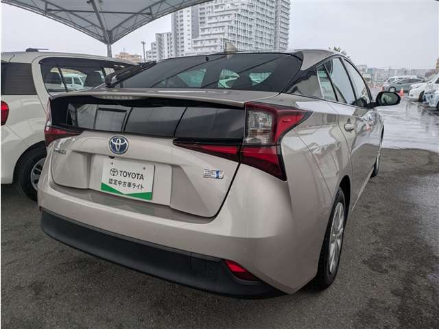 トヨタ プリウス