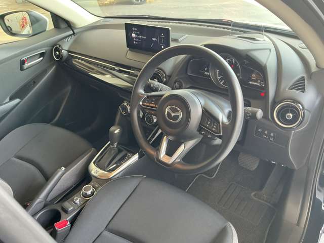 マツダ MAZDA2