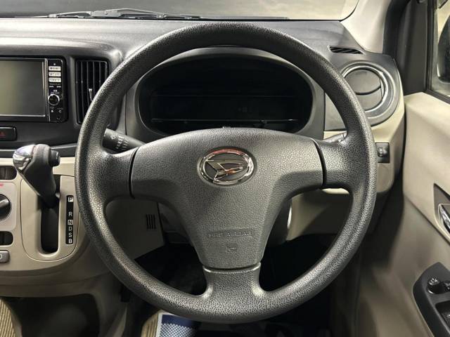 ダイハツ ミライース