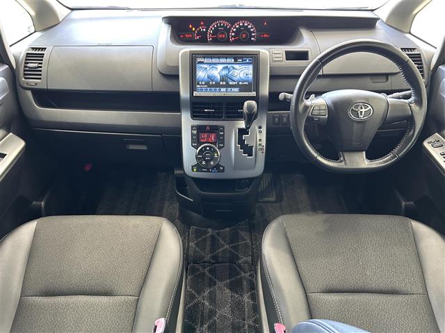 トヨタ ヴォクシー