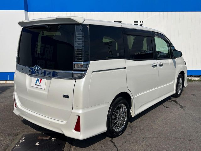 トヨタ ヴォクシー