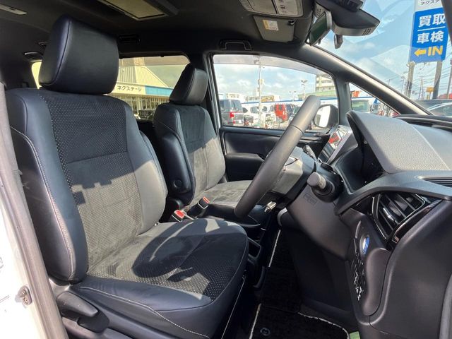 トヨタ ヴォクシー